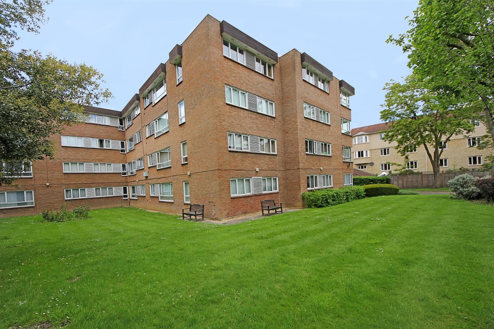 Stanley Court, W5