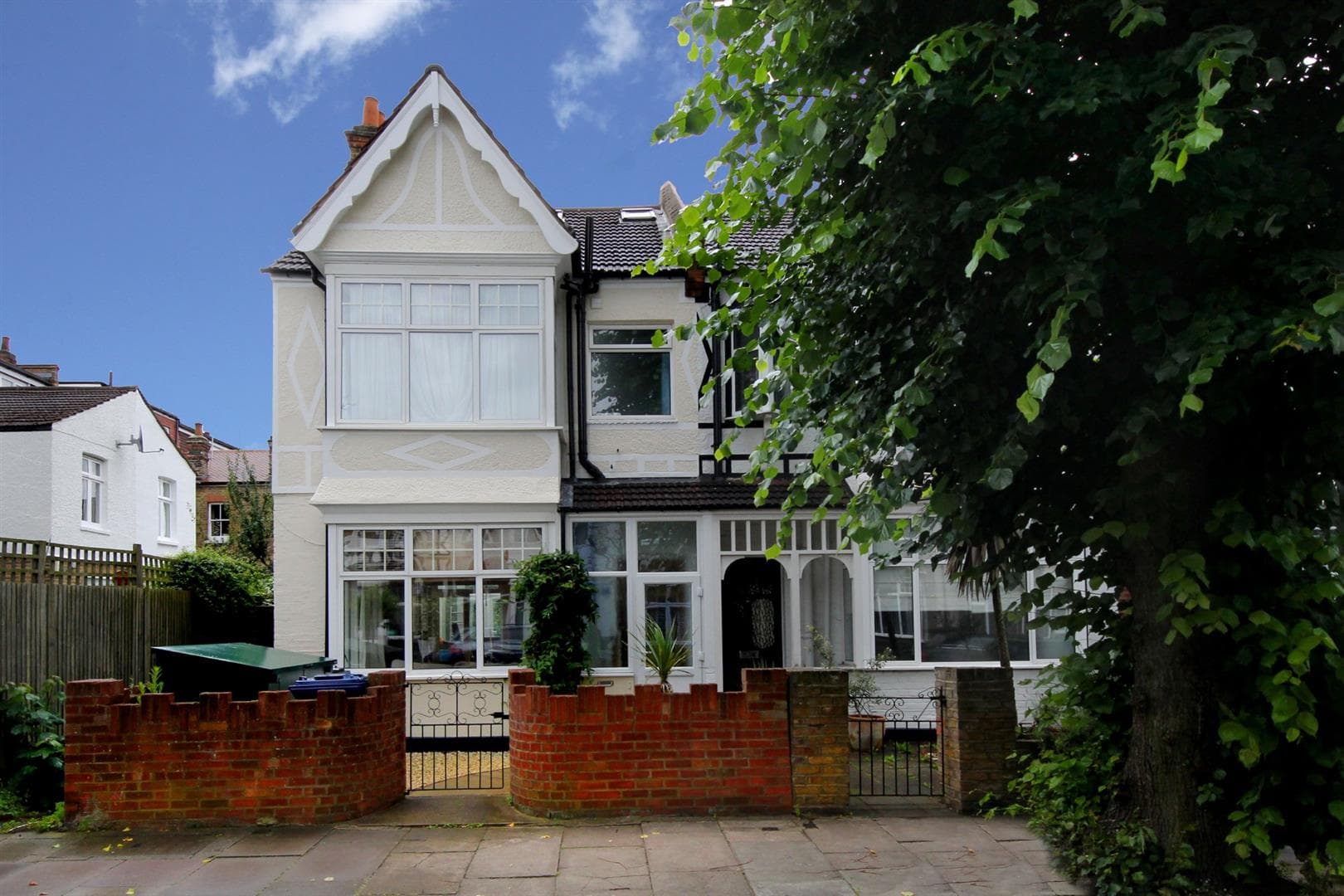 Dudley Gardens, W13