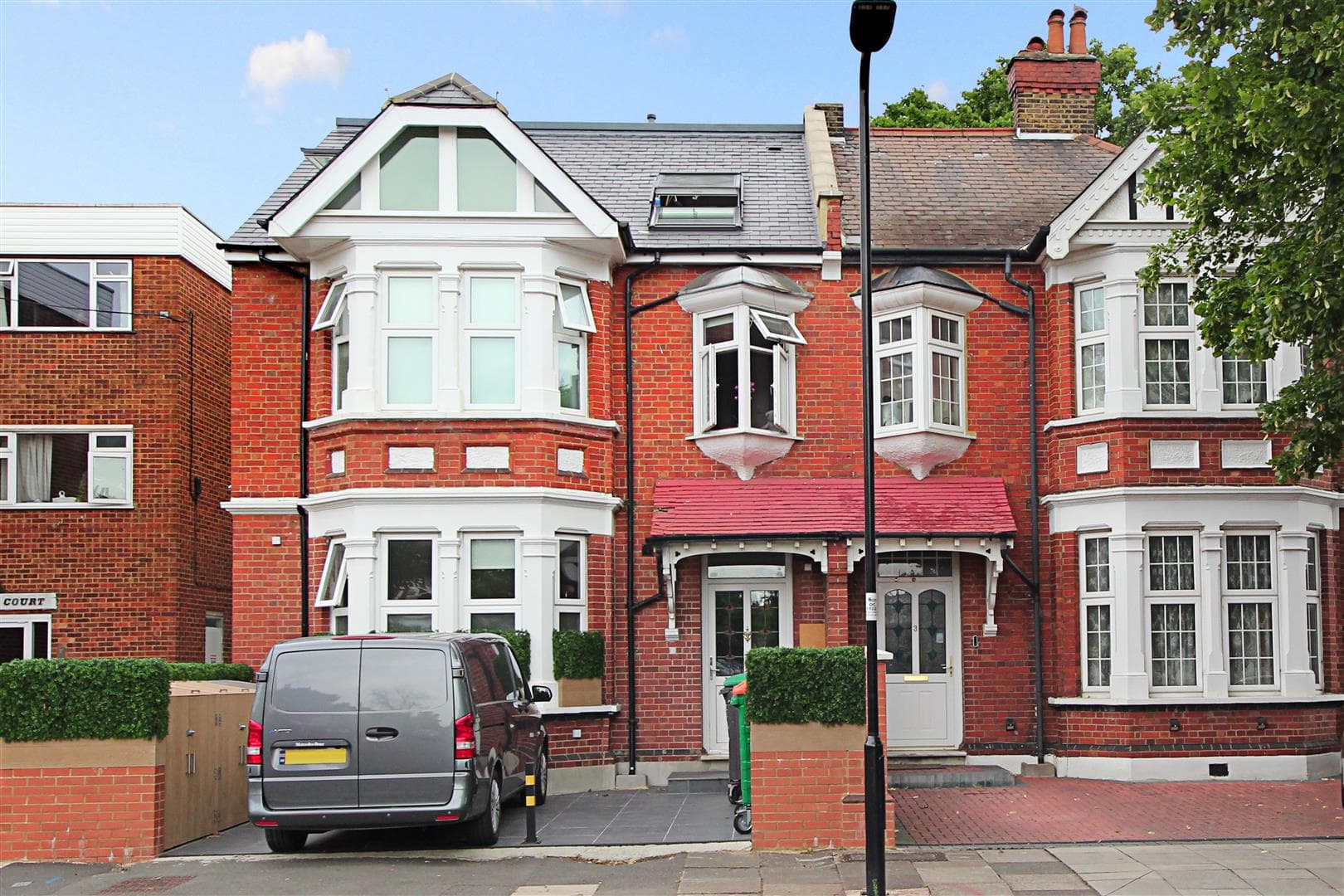 Oakley Avenue, W5