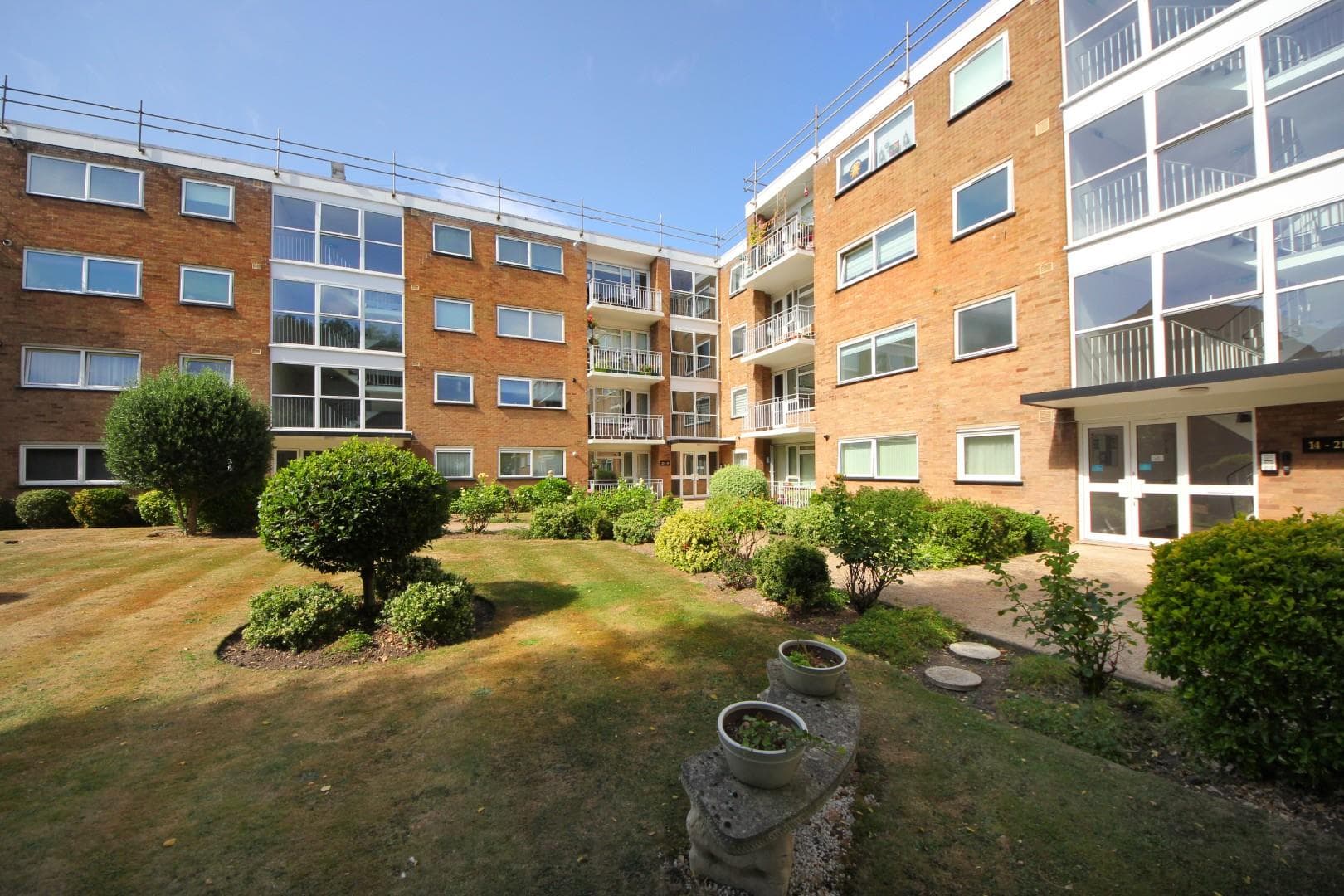 Perivale Lane, UB6