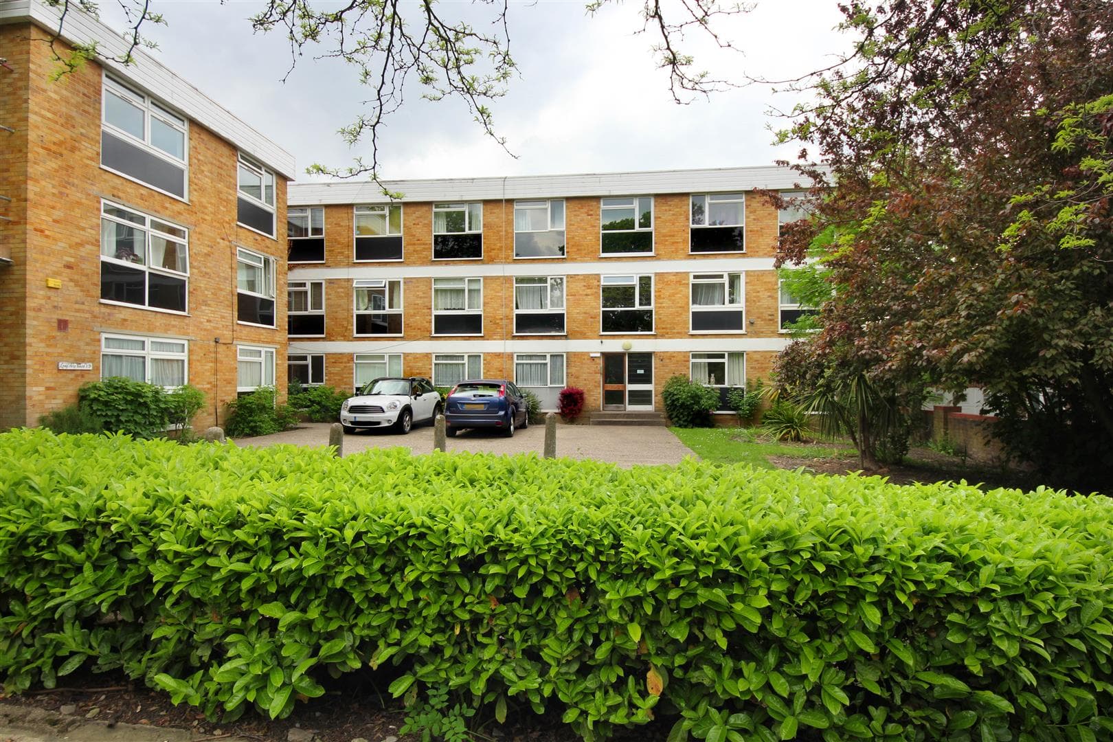 Long Acre Court , W13