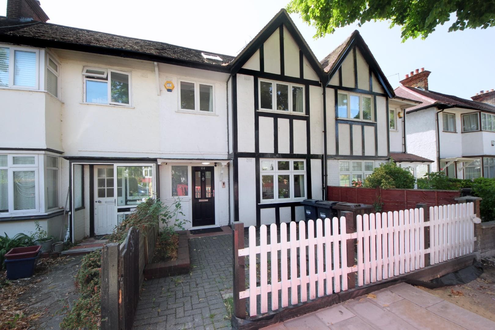 The Ridgeway, W3