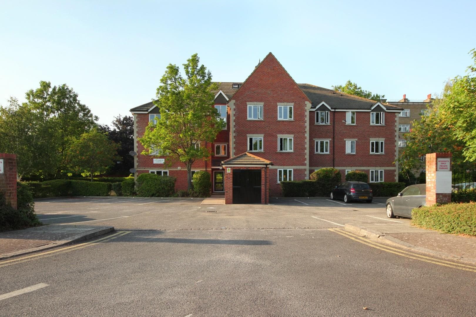 Bromyard Avenue, W3